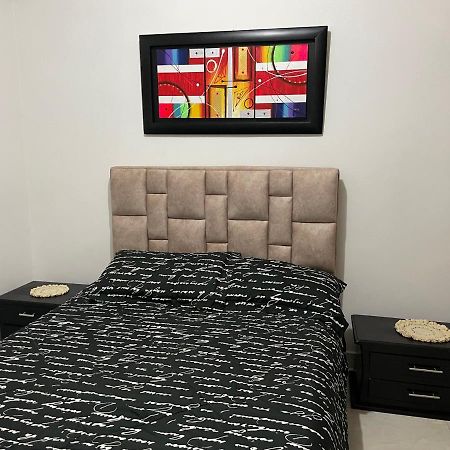 Apartamento Cerca A La Candelaria Y Hospitales Principales De بوغوتا المظهر الخارجي الصورة
